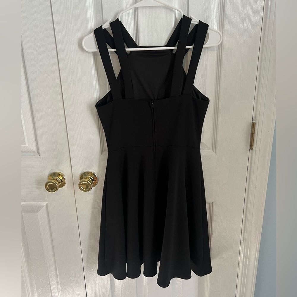 B. Smart Juniors 7 Black Polyester Sleeveless‎ Mini Dress - Picture 2 of 3